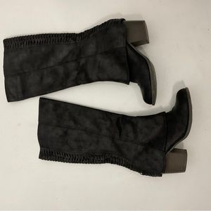 FERGALICIOUS Tootsie Women's Boots Black Faux Suede Woven Detail size 8